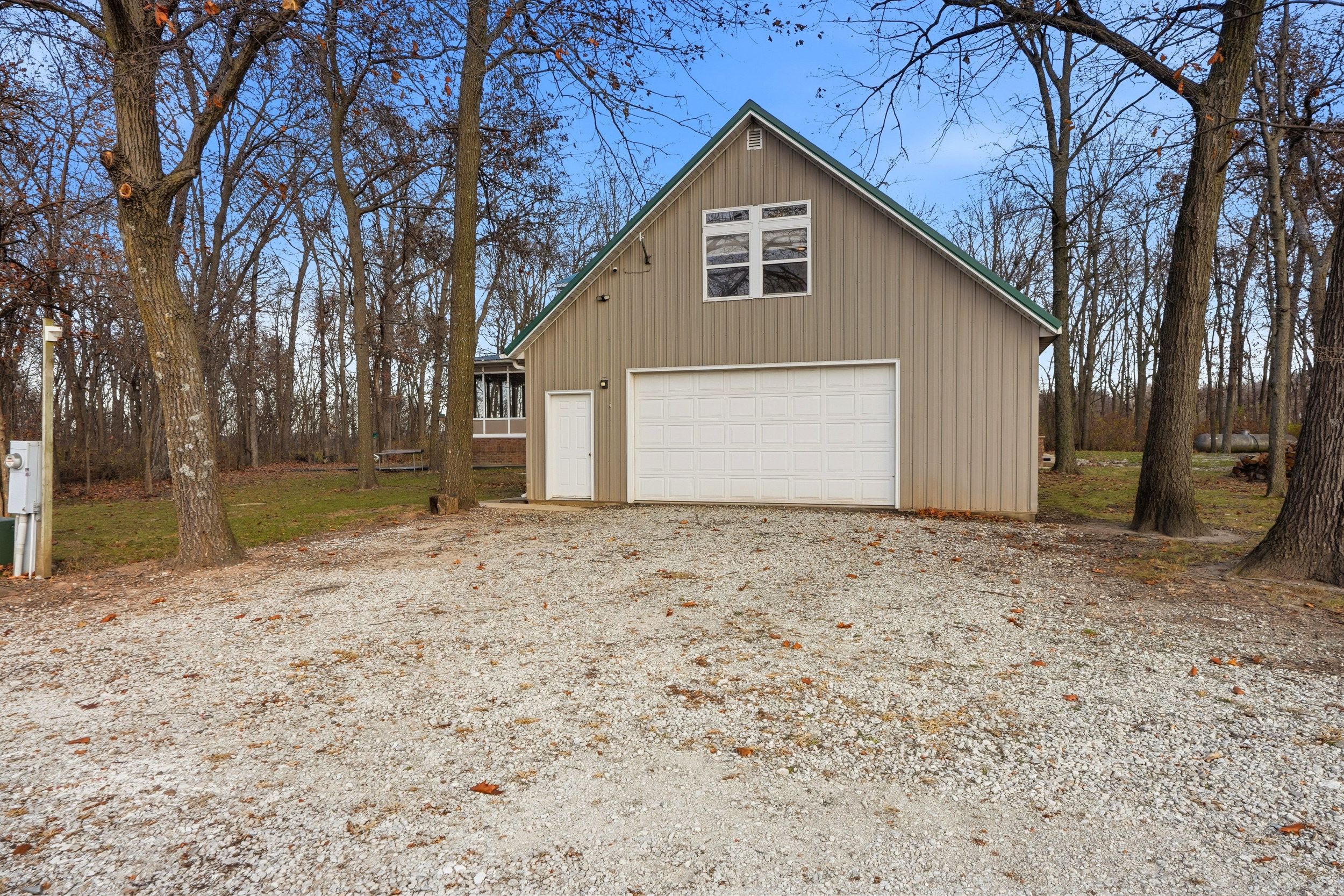 Listing Photo: 3300 Underwood Ave 0066-